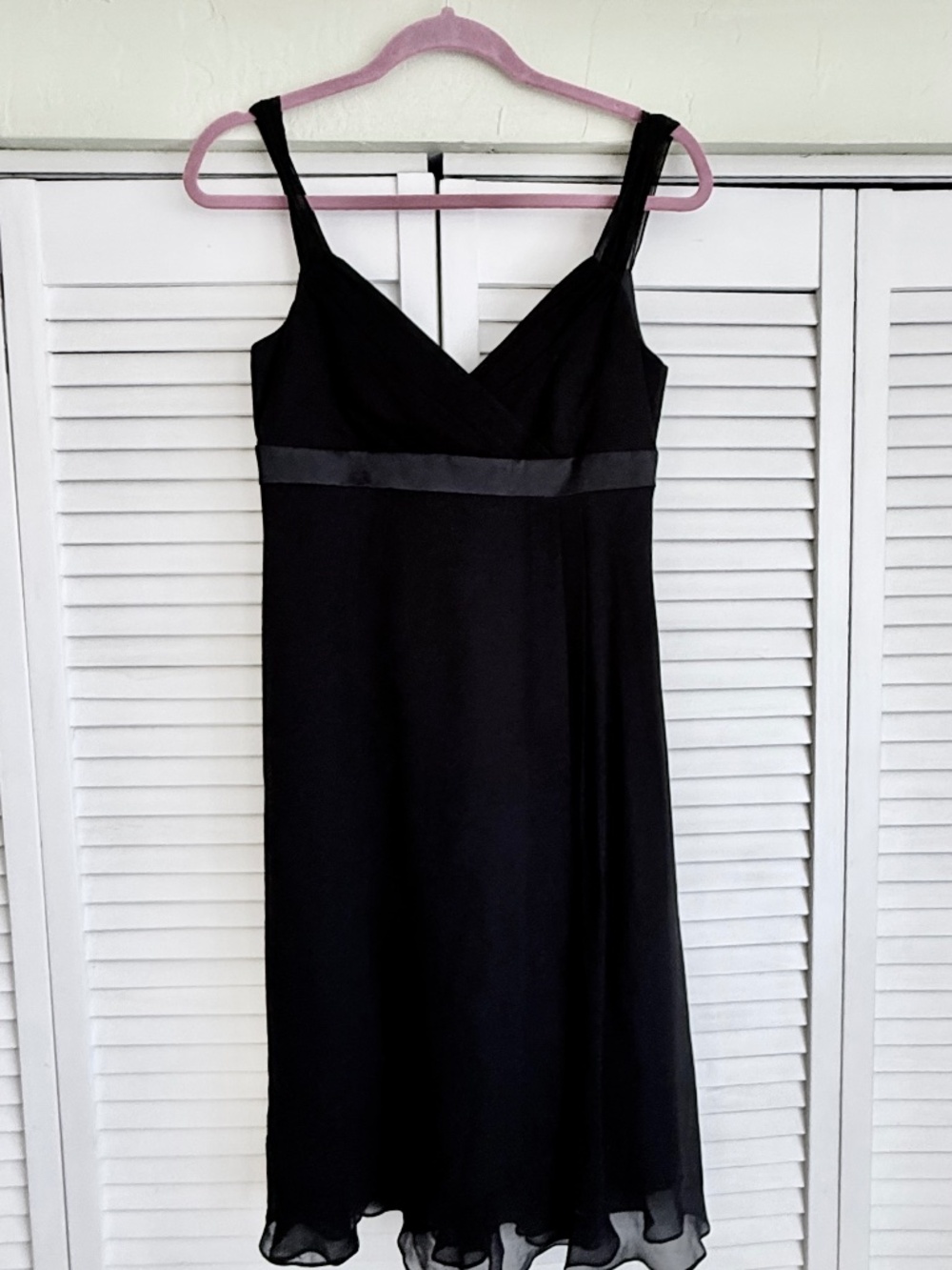 100% silk Nine West Y2k vintage little black dress, size 4
